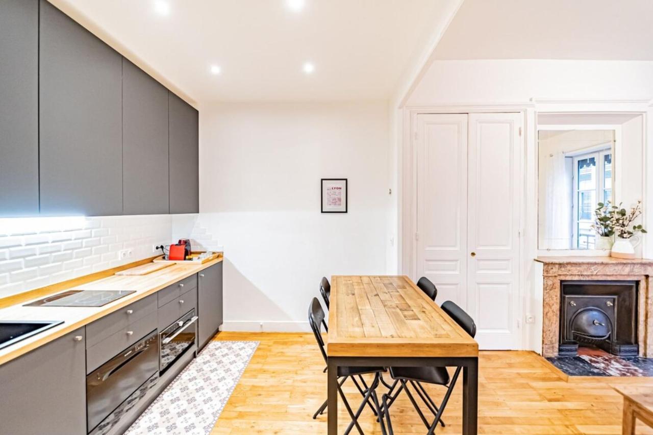 Aapartment With Character Parquet Flooring Fireplace - Charpennes Villeurbanne Extérieur photo